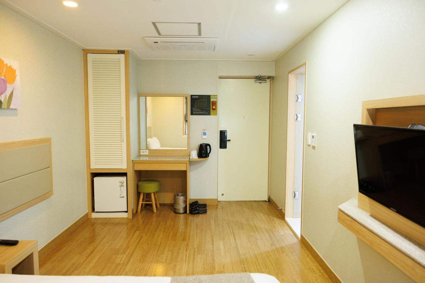Hotel Jeju Robero Exterior foto